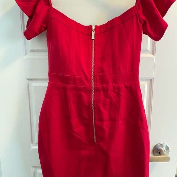 Red keyhole dress - Picture 4 of 5